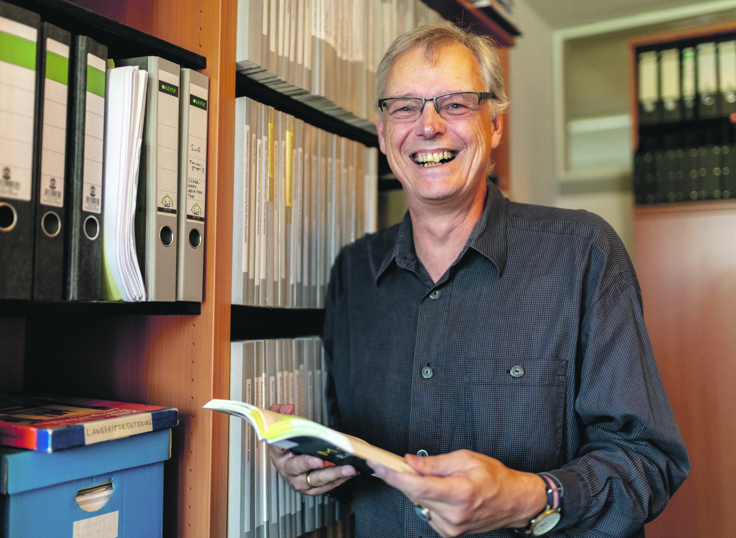 Krisenlösung Grundeinkommen? Im Gespräch: Prof. Dr. Bernhard Neumärker, leitender Direktor des FRIBIS (Freiburg Institute for Basic Income Studies)