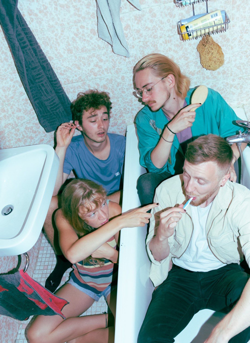 „Cocktailrock“ mit Dominik Faitsch & die Weltbildhauer:innen in der Klimperstube Freiburg