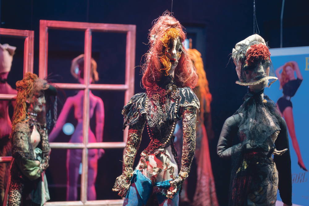 Puppen ohne Bühnen: Das Museum für Neue Kunst Freiburg zeigt die Ausstellung „Marta! Puppen, Pop & Poesie“