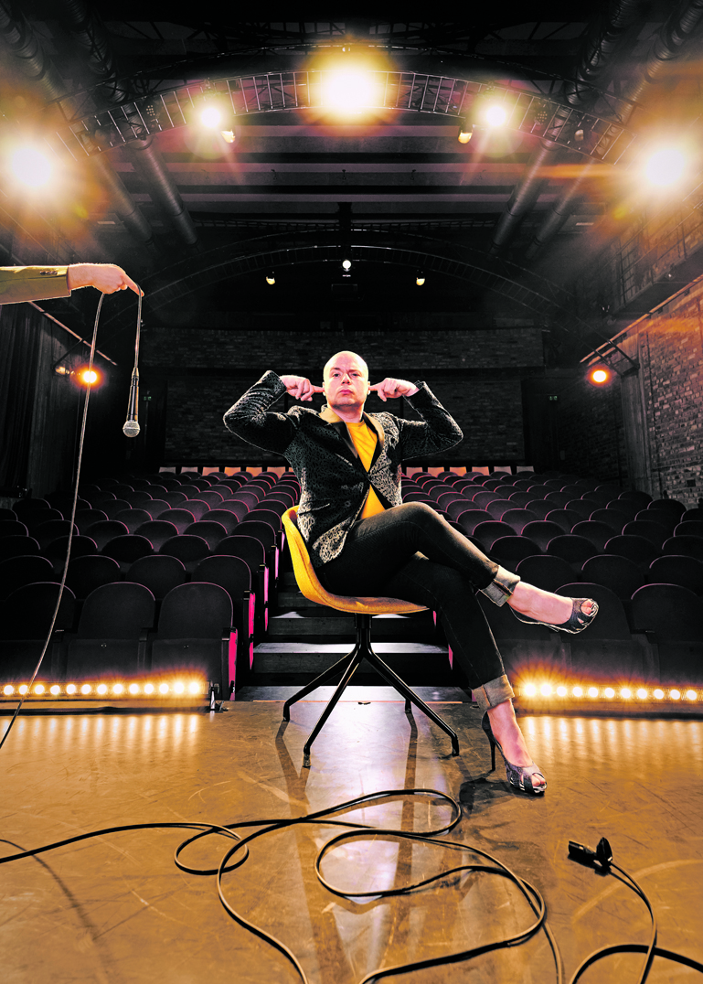 Vorderhaus Freiburg: Lieber taub als gar kein Vogel (Verlosung)