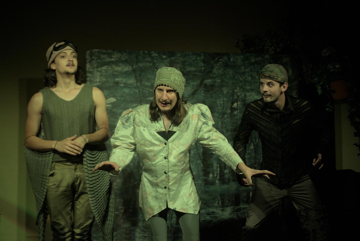 Witzig, spritzig, überraschend: Das Theater Harrys Depot zeigt den „Sommernachtstraum“ als Openair in der Spechtpassage