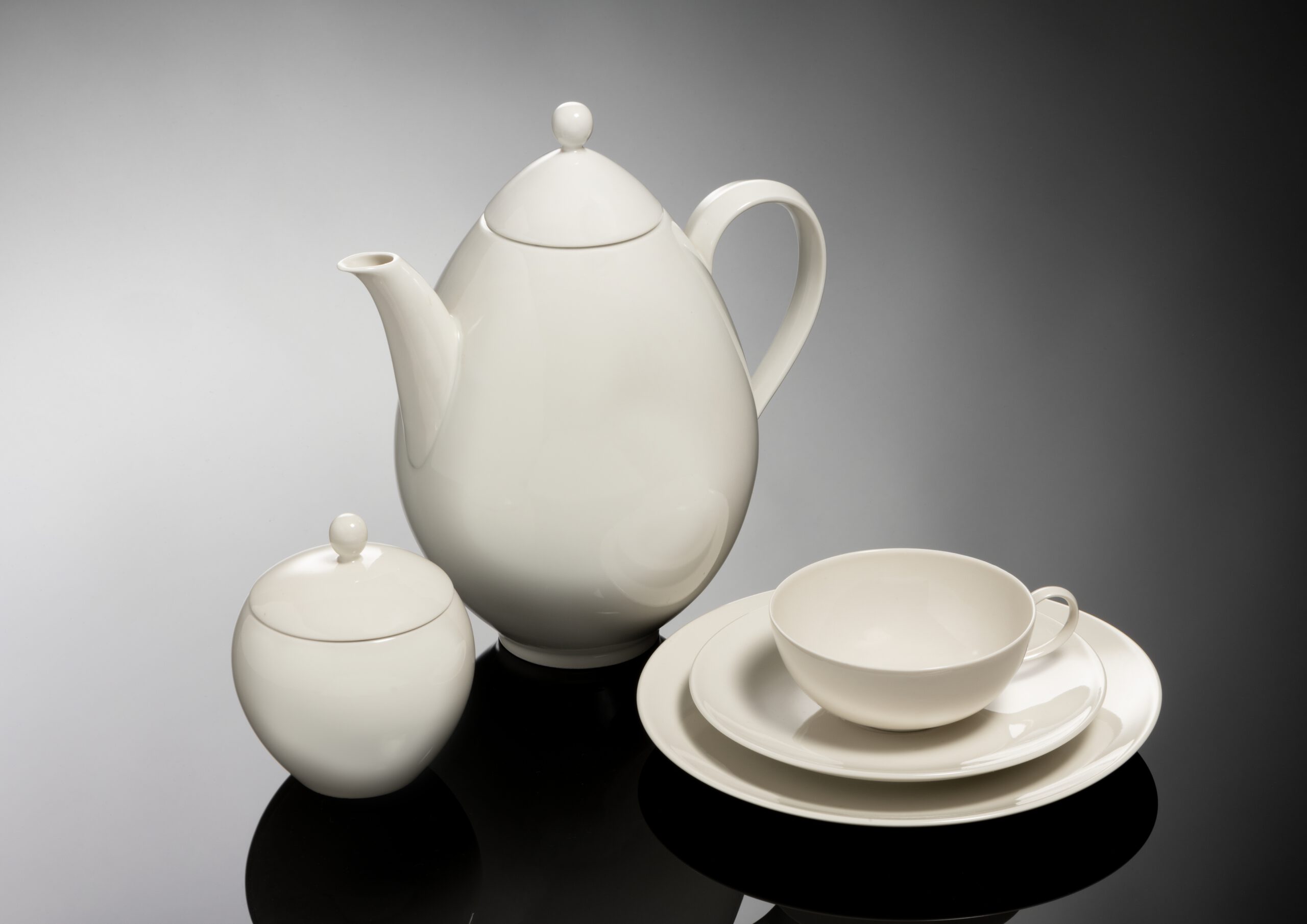 Form und Finesse: „Tonangebend – Starke Frauen und ihre Kunst 1918 – 1954“ Ausstellung im Keramikmuseum Staufen