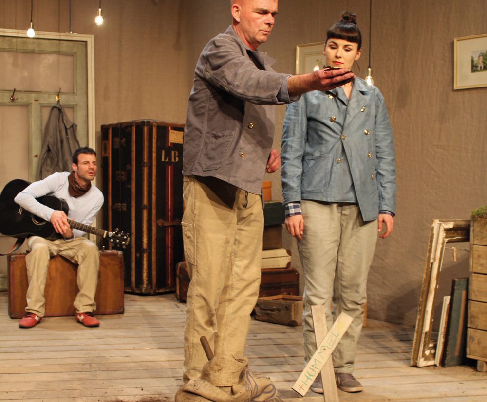 „Die besten Beerdigungen der Welt“ im Kinder- und Jugendtheater im Marienbad