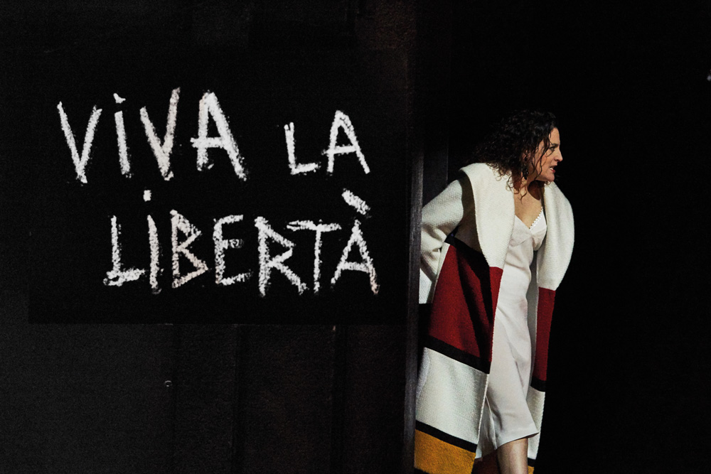 Benedikt von Peter inszeniert einen packenden, düsteren „Don Giovanni“ am Theater Luzern