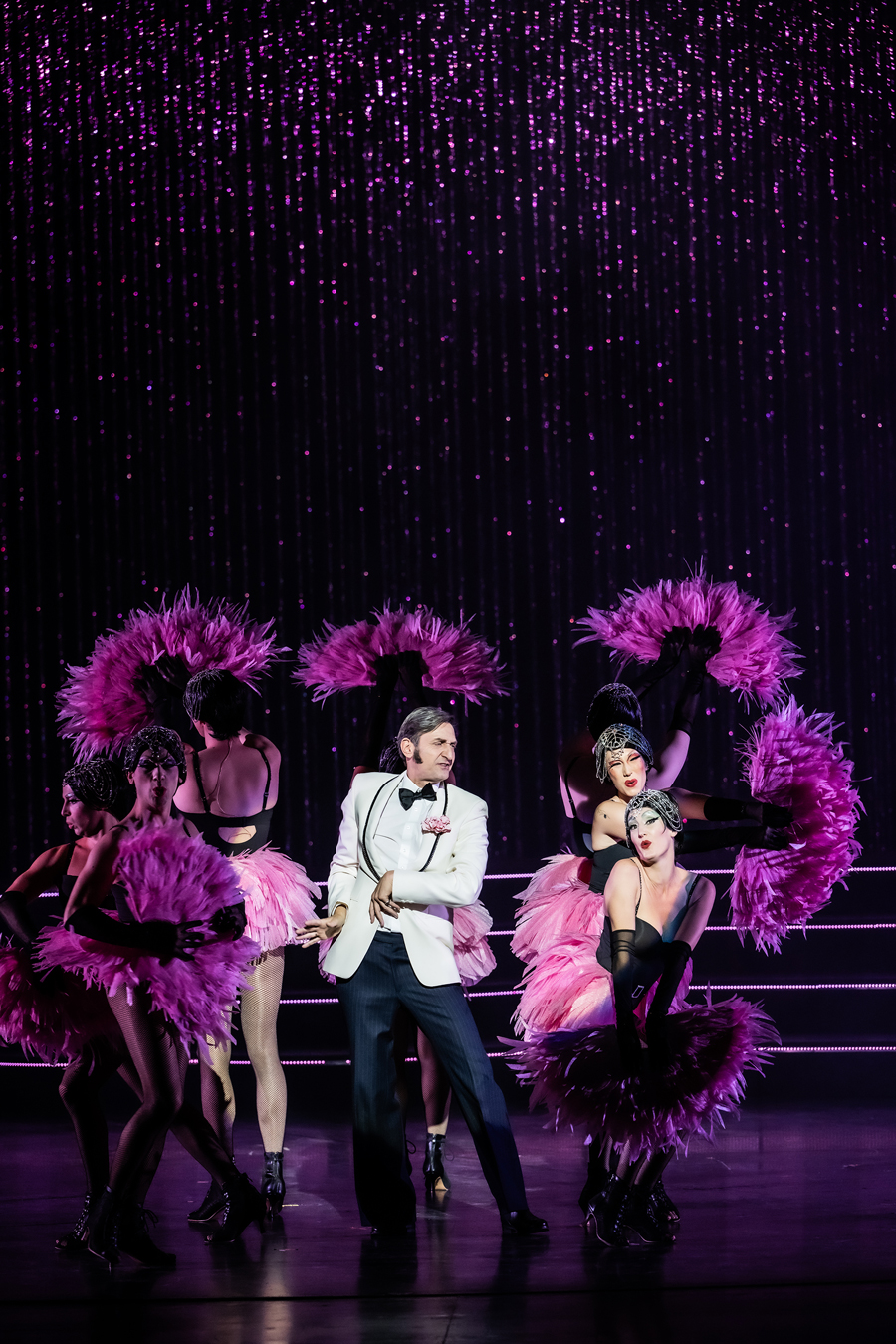 Die schönste Zeit ist heut‘: Das Musical „La Cage aux Folles“ bringt Glamour und Gags ins Theater Freiburg