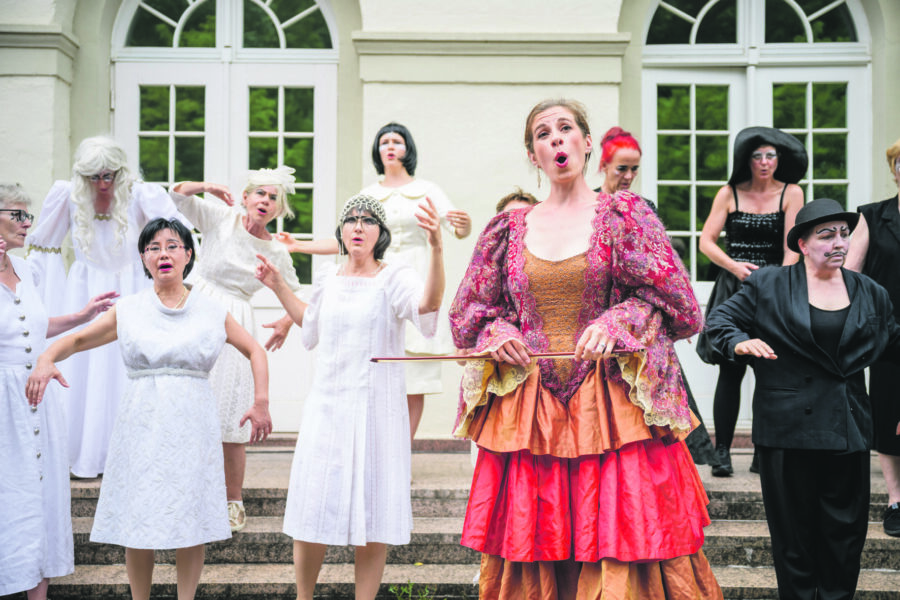 „Du hast die Wahl“: Die Freiburger Community Oper feierte Premiere mit „Polyphonie“