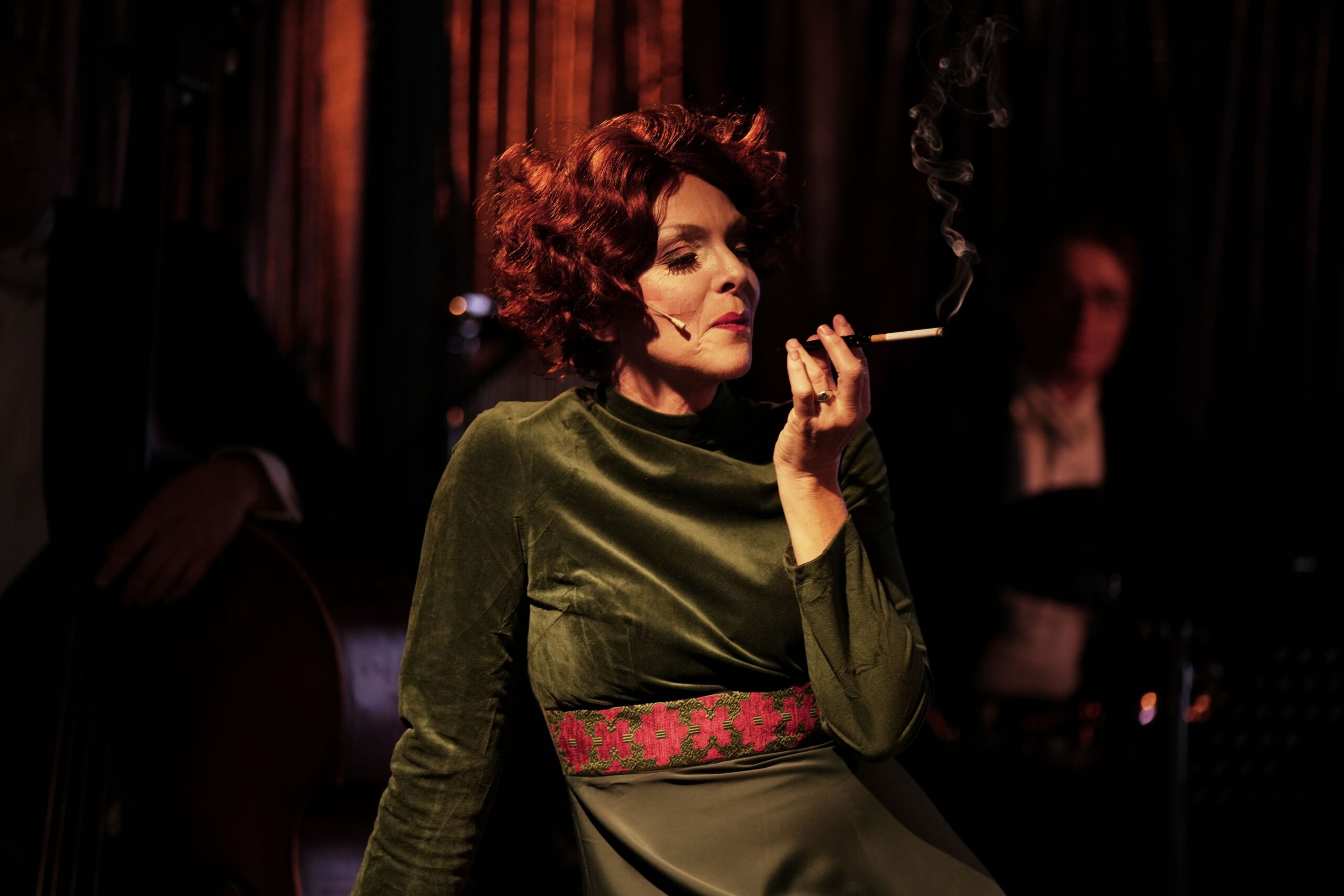 Aufstieg und Niedergang einer UFA-Diva: Mit Peter Lunds Musikrevue „Zarah 47 – das totale Lied“ startet das neue Führungsduo in seine erste Spielzeit im Musiktheater Die Schönen