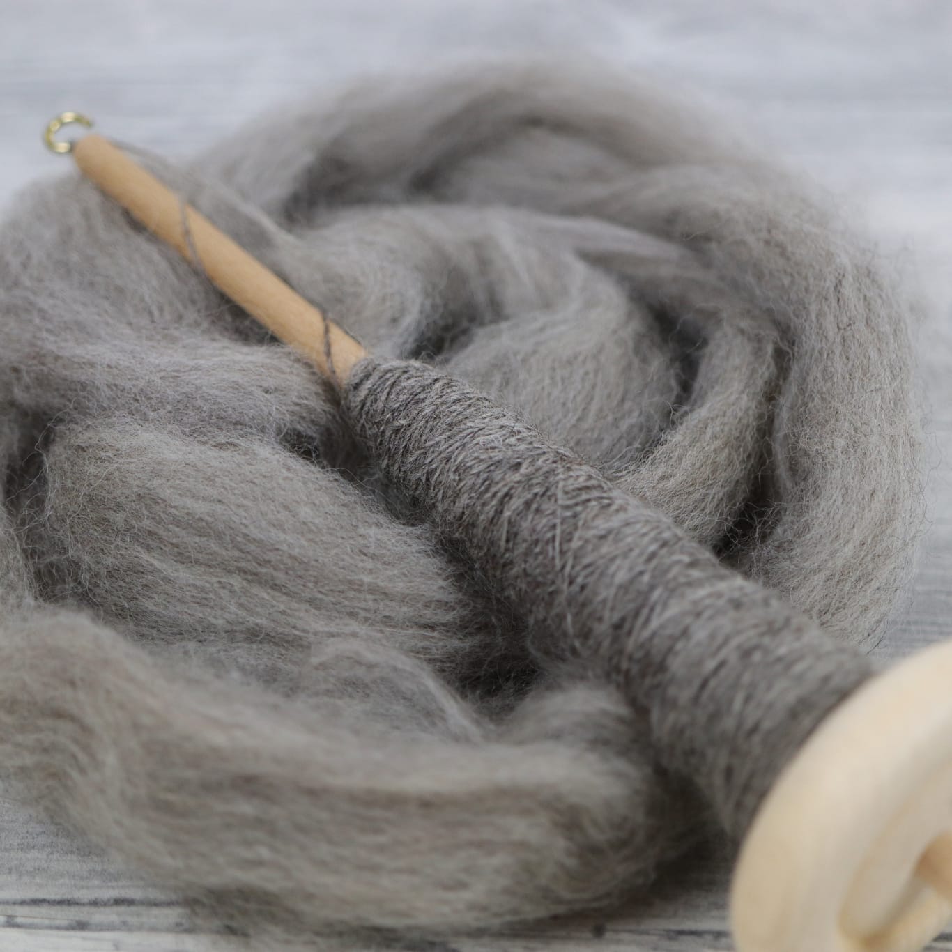 Textil-Tag: Einführung in Textilhandwerke aus der Spätantike – Brettchenweben, Spinnen, Nadelbinden